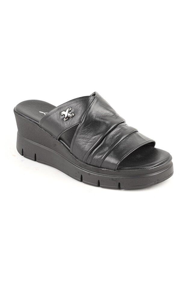L060.284 Genuine Leather Comfortable Women's Slippers with Padded Heels