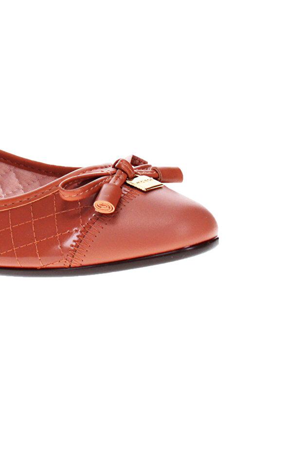 Solid Slip-On Flat Shoes - 6