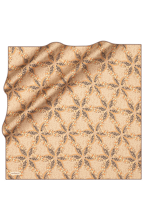 وشاح حريري بلون بني فاتح مقاس 90×90