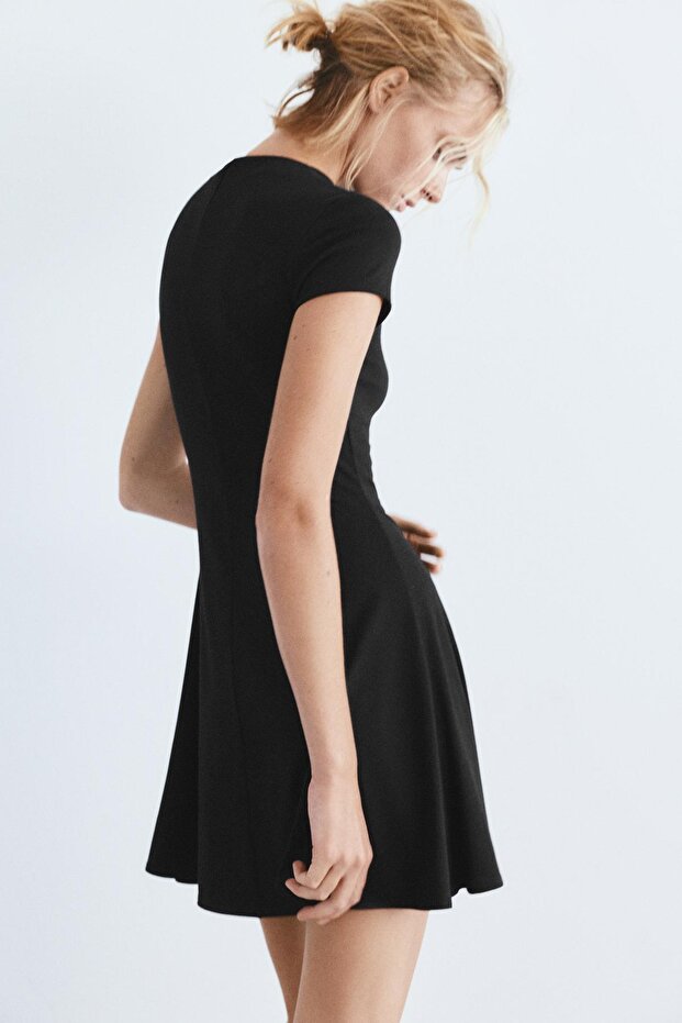 Dik yaka kısa elbise - 5