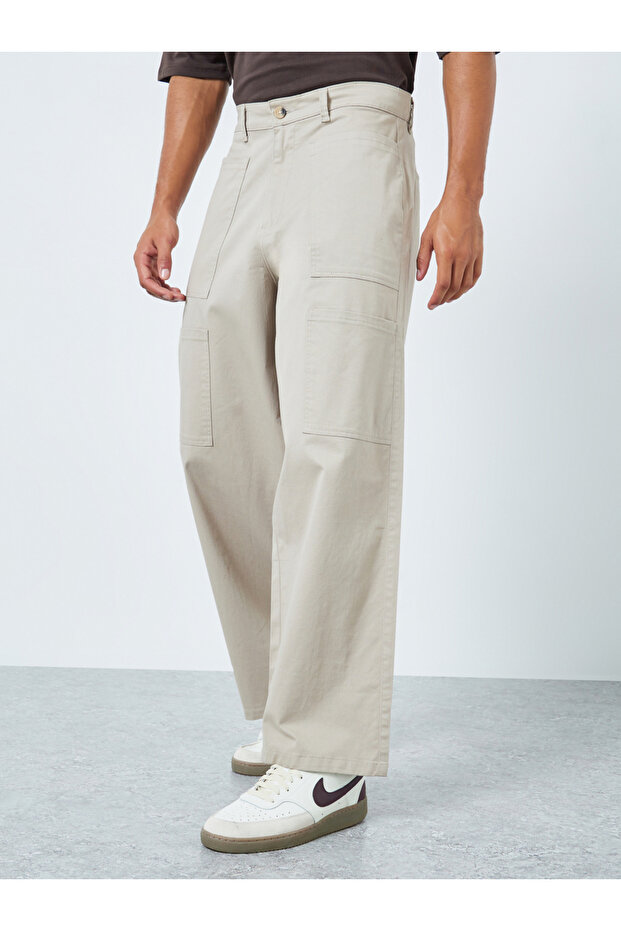 Men Beige Baggy Fit Trousers with Cargo Pockets