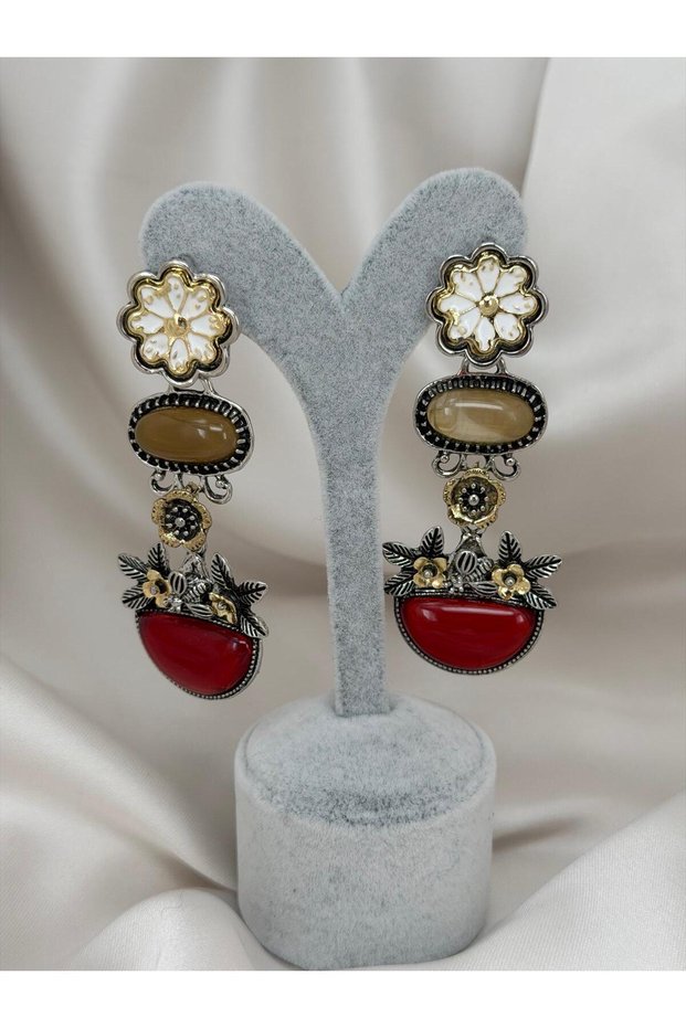 Vintage Floral Motif Stone Earrings – Ethnic & Stylish Design