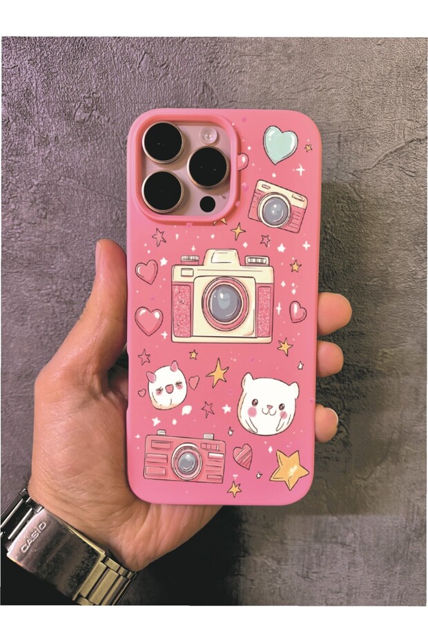 حافظة آيفون 16 برو ماكس المتوافقة مع الكاميرا بنمط دودل باللون الوردي - 1