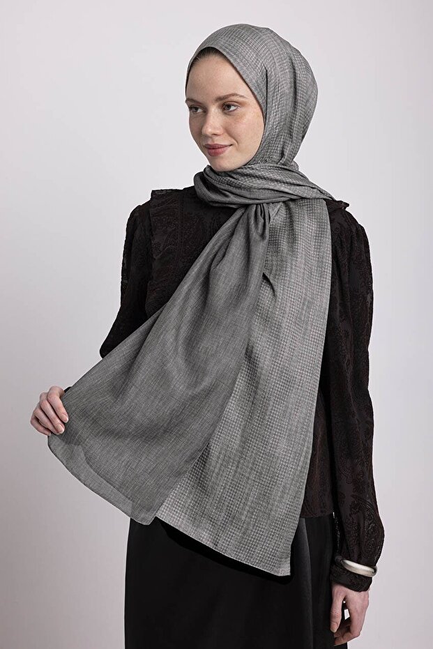 شال أورا مونوغرام منقوش على الوجهين - رمادي - 2