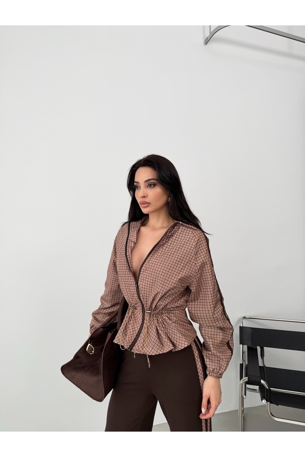 طقم سترة وبنطلون منقوش بتصميم كاميل بوتيكار - 3