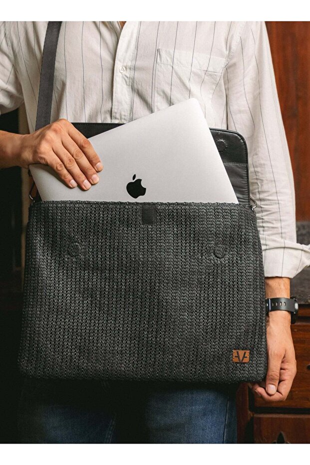 Zenith Raffia Lightweight Sustainable Laptop Sleeve Handle Bag