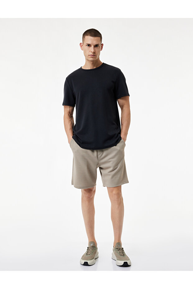 Straight Fit Pocketed Bermuda Sports Shorts