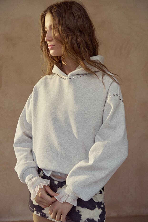 Zımba detaylı kapüşonlu sweatshirt - 4