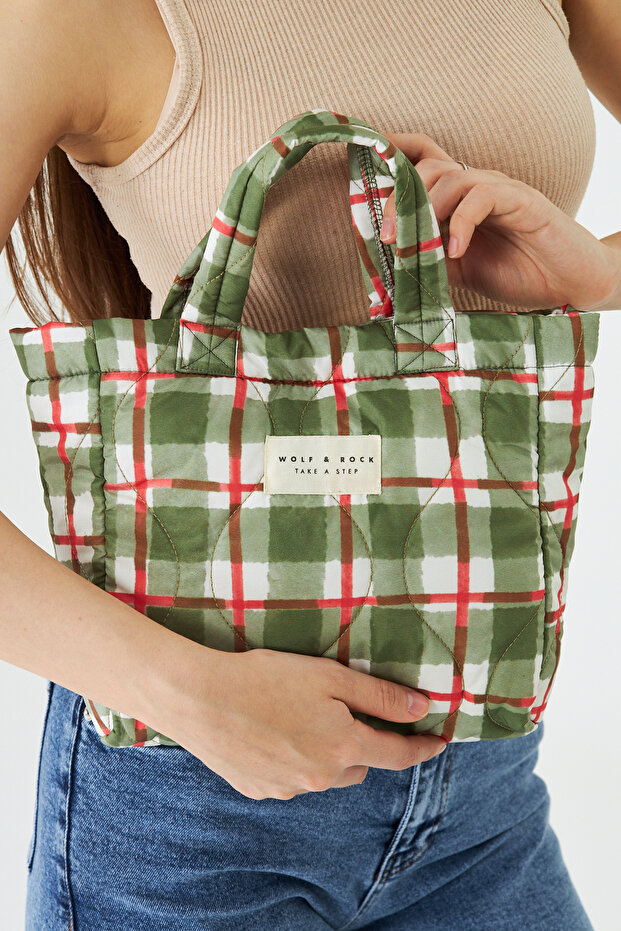 حقيبة كروس صغيرة مبطنة ومرقعة - 4