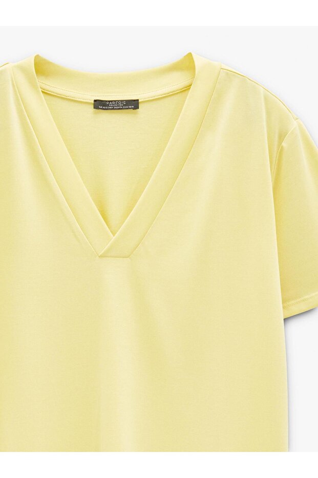 Kadın V-Yaka Basic T-shirt - 6