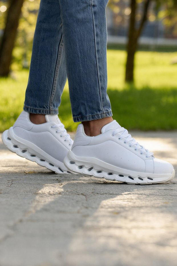White Men's Sneakers Air Sole Comfortable Casual Shoes
