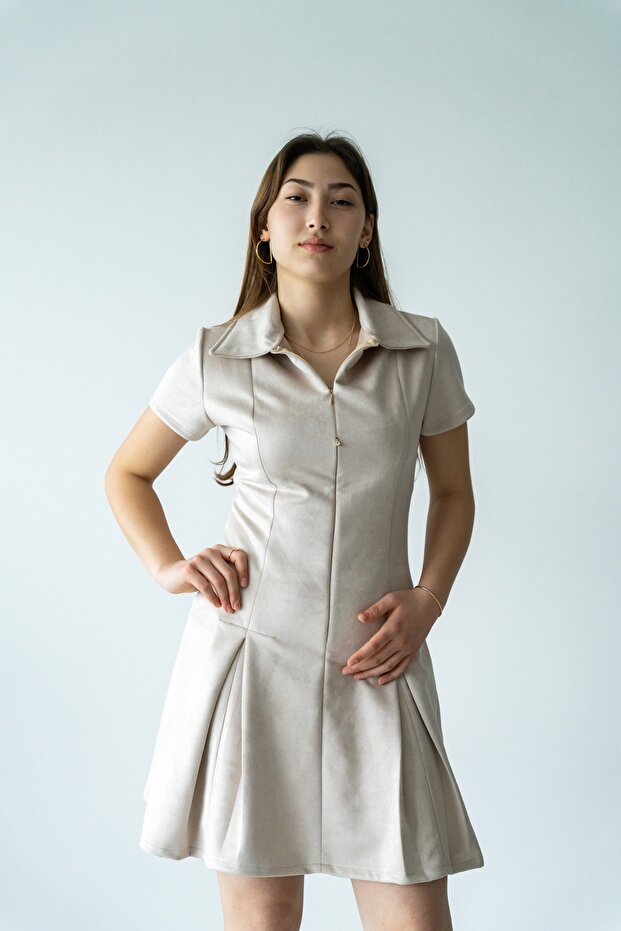 Fermuar Detaylı Bej Elbise - 3