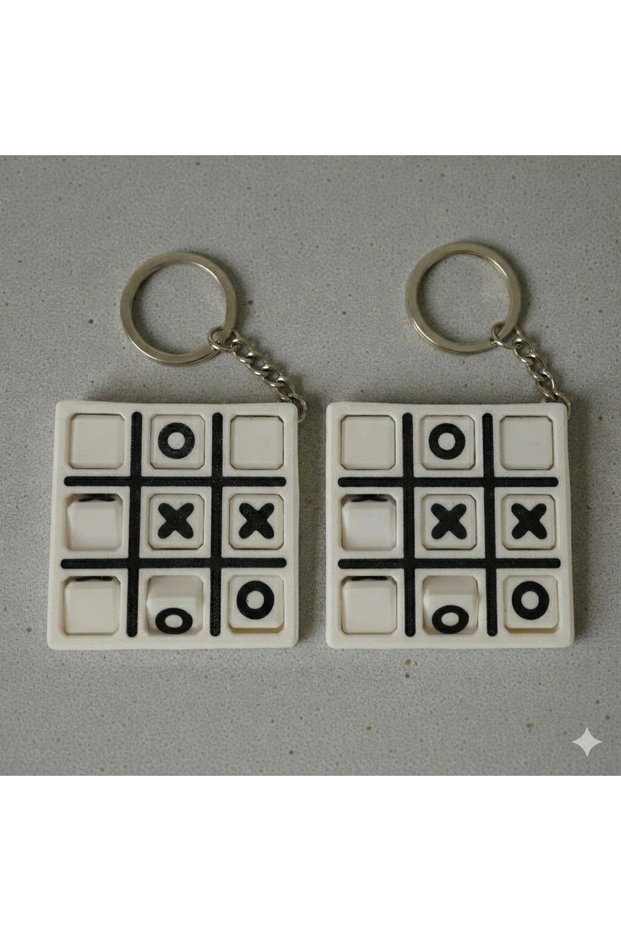 Set of 2 Moving Xox Game Keychain - Lover and Friend Combination Tic Tac Toe Keychain