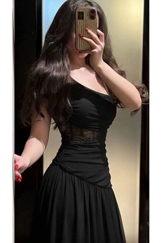فستان ليلى الاسود ✨