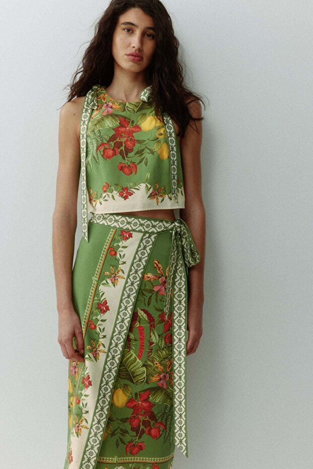 بلوزة بقصة قصيرة برباط - 3