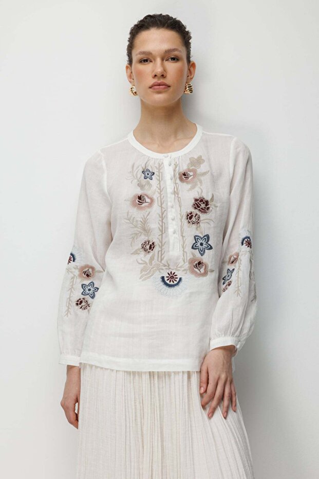 Çiçek İşlemeli Keten Bluz - 1