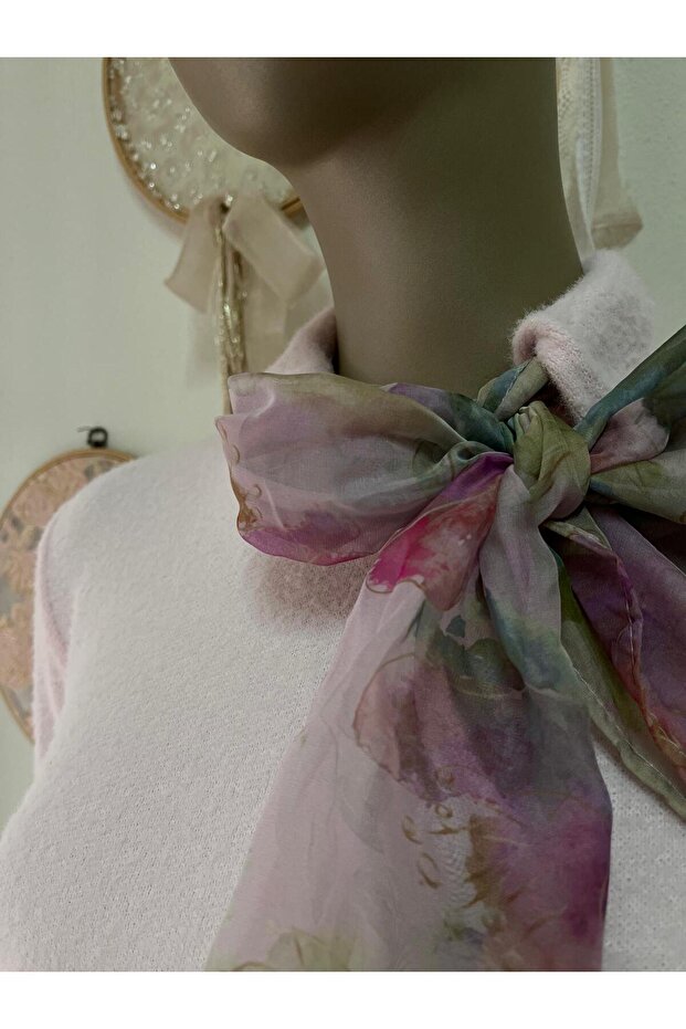 Pembe Triko Kadın fularlı Kazak - 2