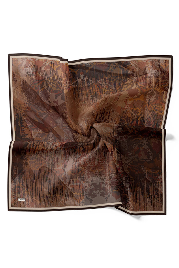 وشاح ملكي بنمط الباتيك باللون البني - 2