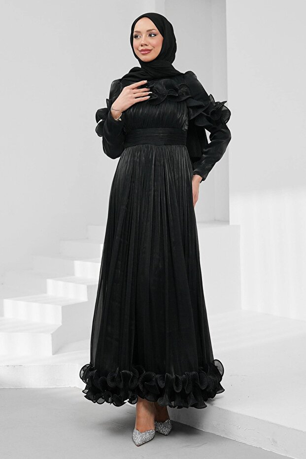 Sparkling Evening Dress with Black Collar and Ruffled Hem