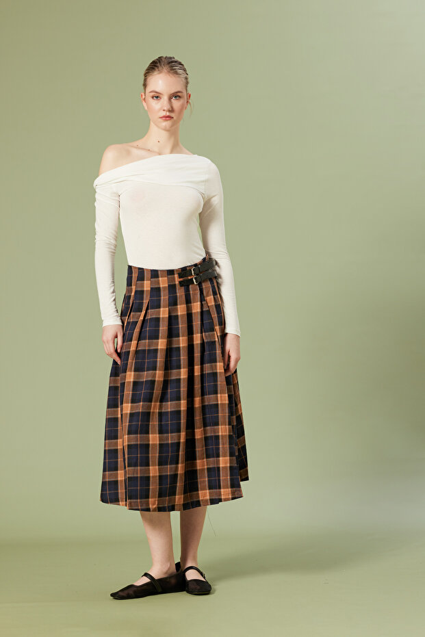 Ultralight Fabric Asymmetric Collar Top