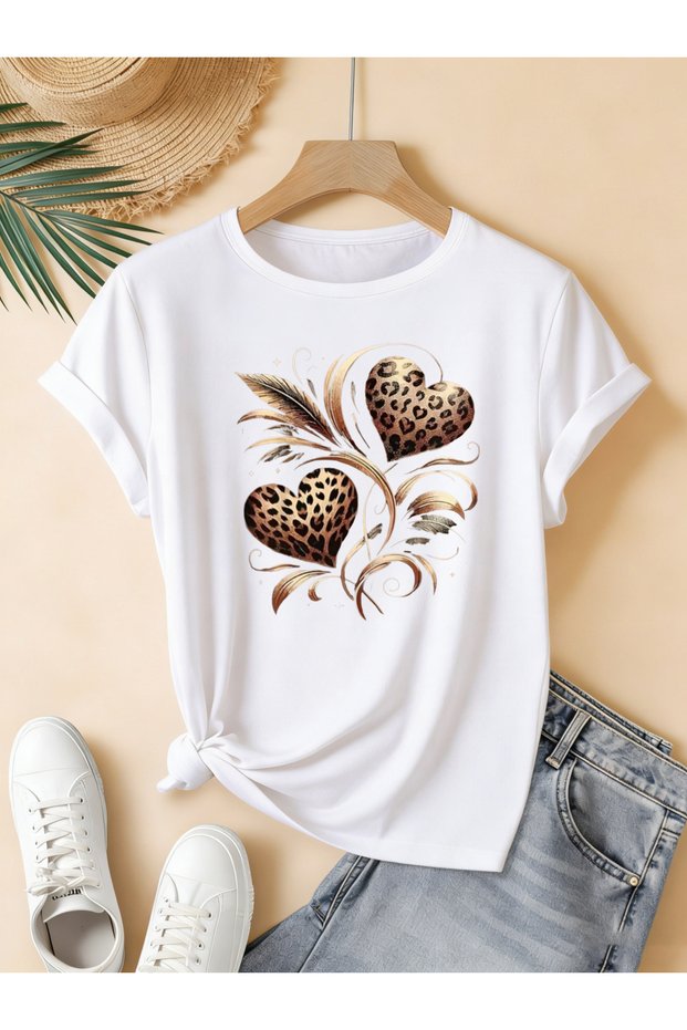 Women's Leopard Heart Printed Crew Neck Regular Fit Oversized T-Shirt