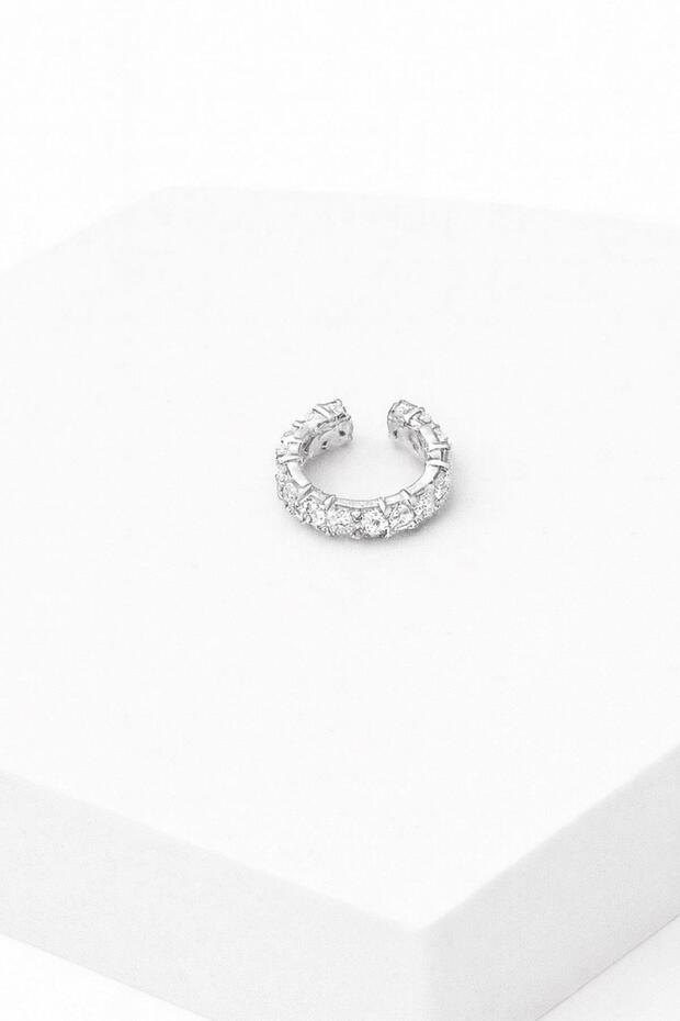 Xoxo Interlocking Baguette Stone Cartilage Earrings