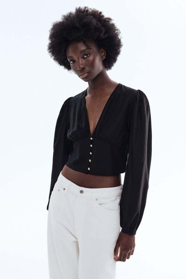 بلوزة برقبة على شكل حرف V - 1