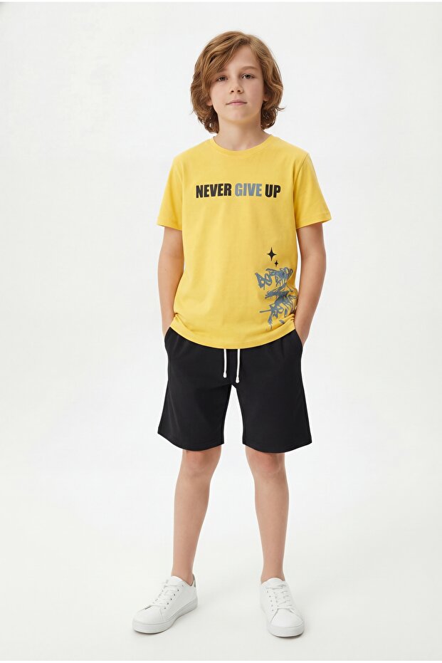 Round Neck Summer Never Give up Printed Capri Boys' Bottom Top Set