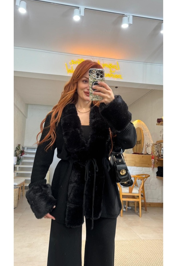 Design Collar Fur-Trimmed Knitwear Set