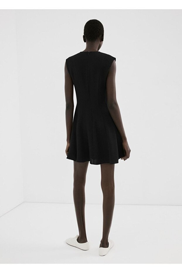 Volanlı V yaka elbise - 4