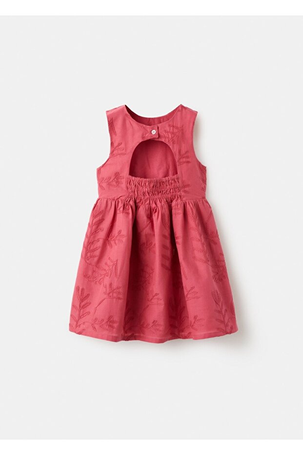 Sırtı açık işlemeli elbise - 3