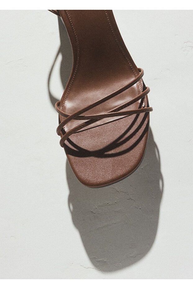 Bantlı topuklu sandalet - 3