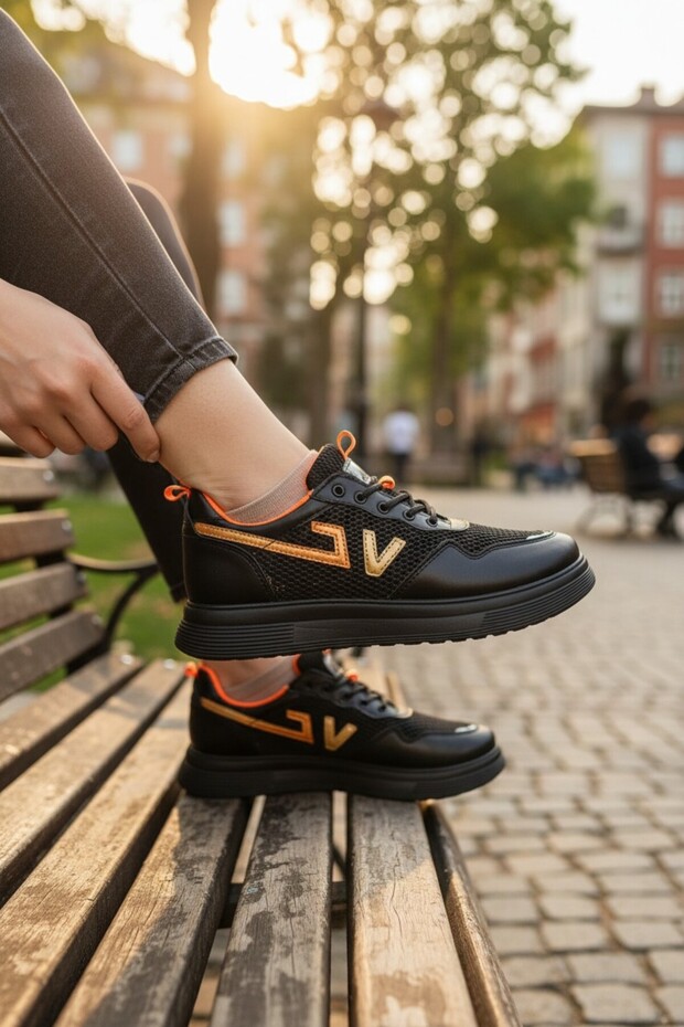 Women's Breathable Mesh Upper Walking Shoes