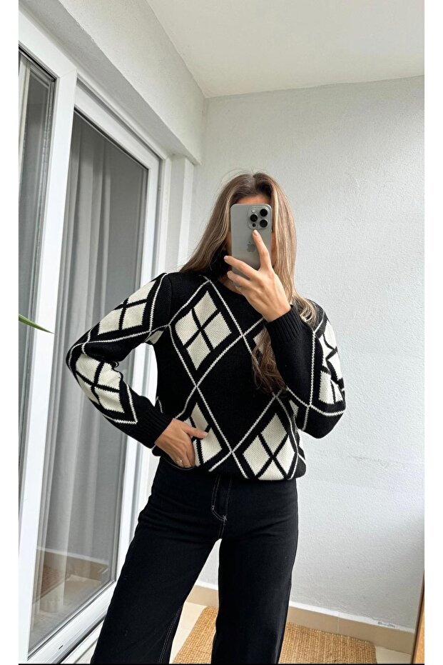 Plaid Women's Sweater