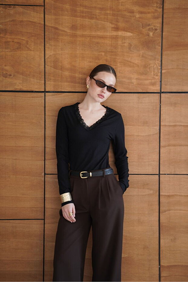 Блуза с дантелена яка - 5