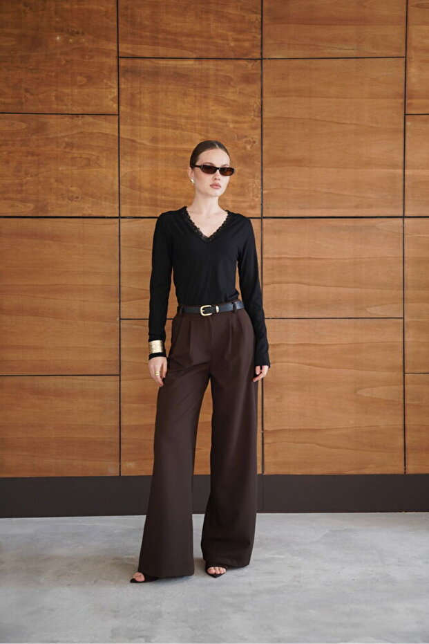 Блуза с дантелена яка - 4