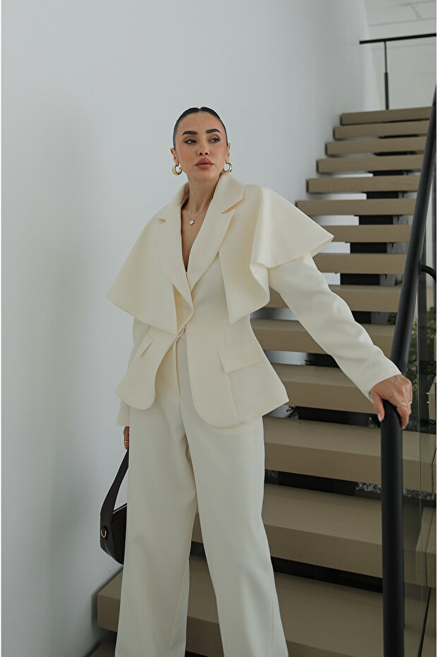 Ecru Cape Jacket and Trousers Set - 4