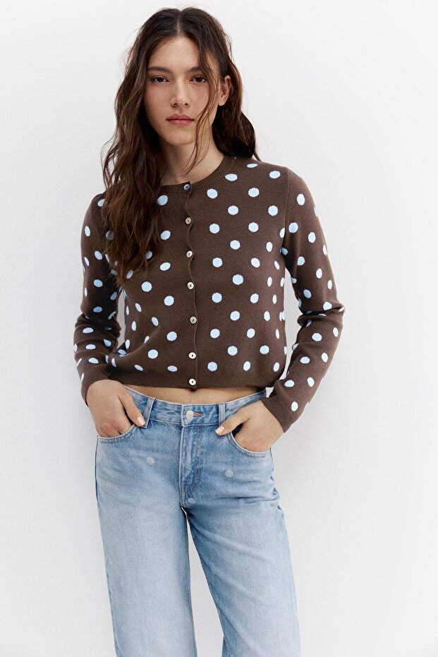 Puantiye desenli hırka - 2