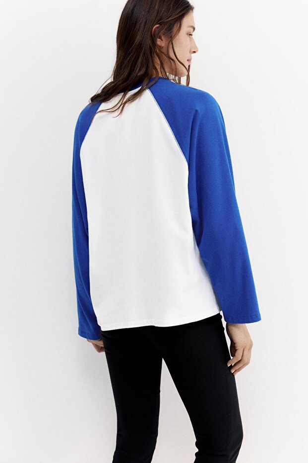 Reglan kollu grafik t-shirt - 5