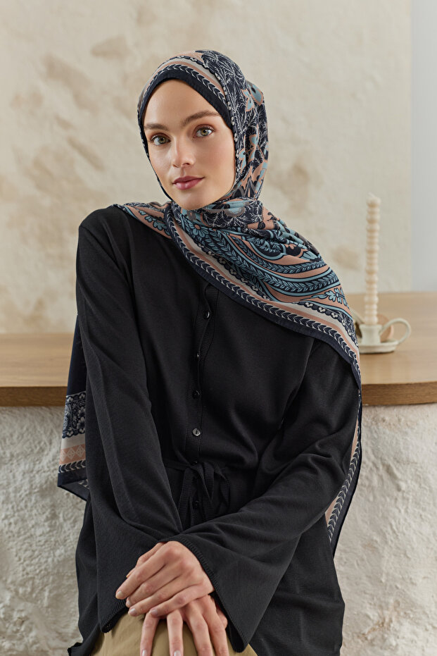 كوبيرا بريف منقوش شال بلوسوم سالمون