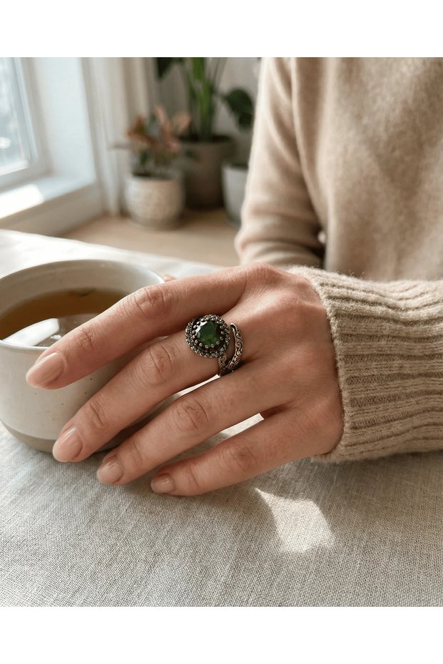 Bronze Jewelry Authentic Green Emerald Crystal Stone Front Adjustable Snake Model Vintage Women's Ring