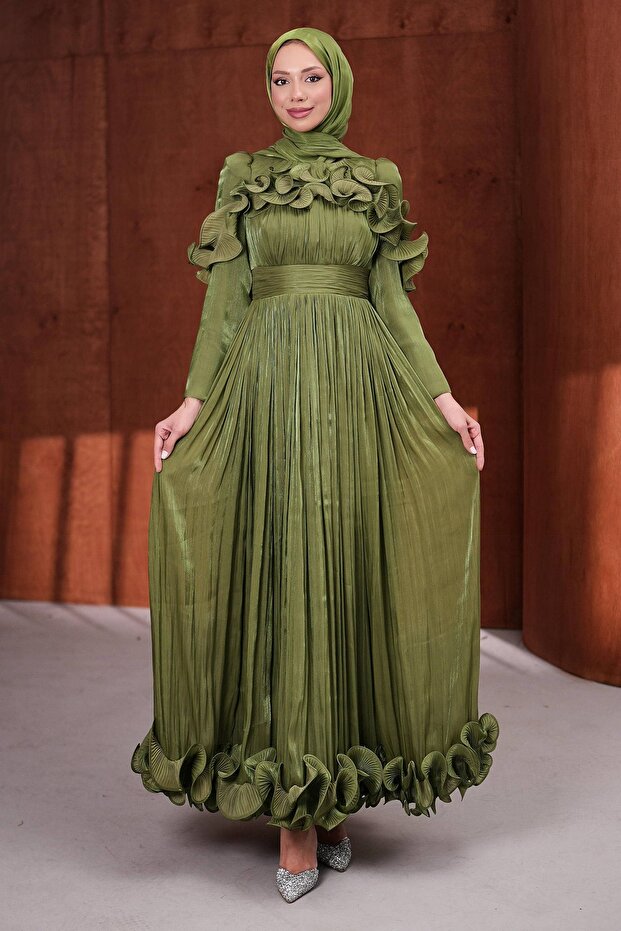 Sparkling Evening Dress with Khaki Collar and Ruffled Hem