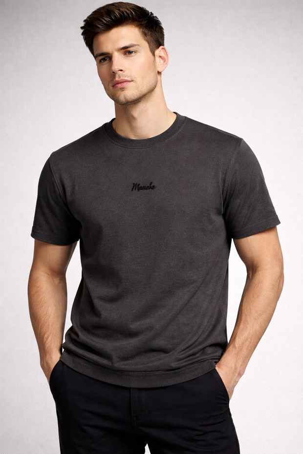 Men's 21-10595 Chest Embroidery Detailed Tshirt Black