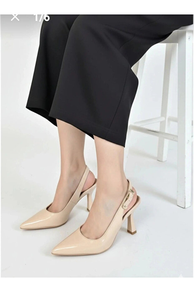 Hies Beige Patent Leather Heeled Shoes