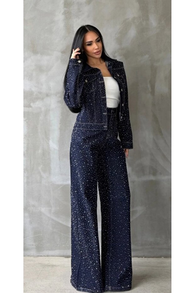 طقم جاكيت وبنطلون من الدنيم المرصع بالأحجار - 1