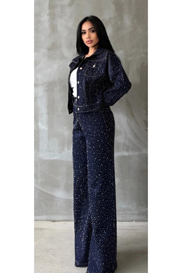طقم جاكيت وبنطلون من الدنيم المرصع بالأحجار - 3