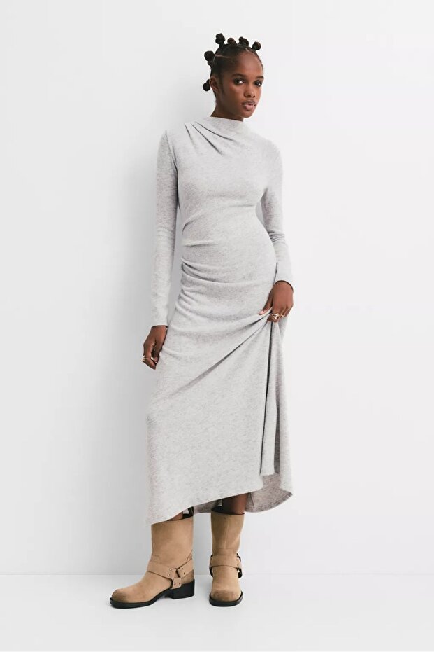 فستان ميدي ناعم الملمس من ALLBUCKS PULL&BEAR ABPNB3773