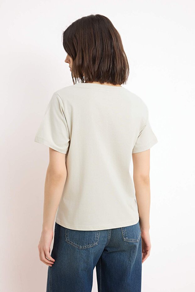 Ekru-Kahverengi %100 Pamuk 2'li Paket Regular Kalıp Basic V Yaka Örme T-Shirt TWOSS23TS00002 - 7