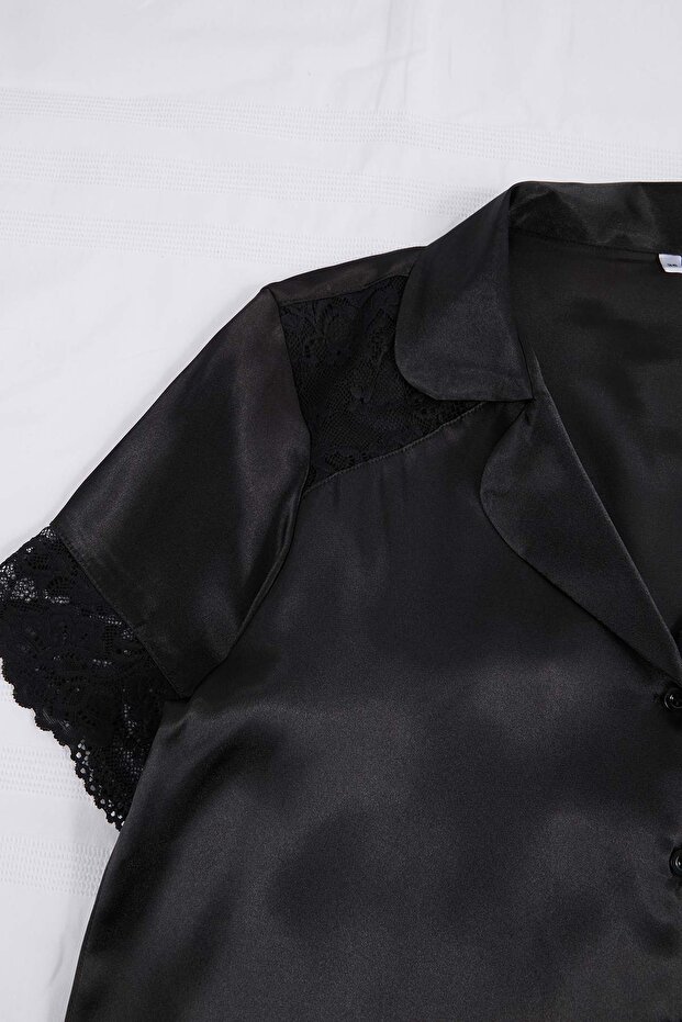 Siyah Dantel Detaylı Saten Şortlu Dokuma Pijama Takımı THMSS26PT00102 - 4