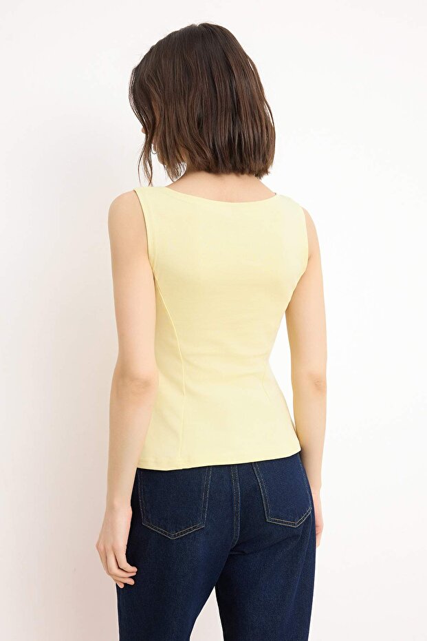 Sarı Sıfır Kol Bisiklet Yaka Esnek Örme Bluz TWOSS25BZ00604 - 4